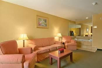 Quality & Hwy 23 Hotel