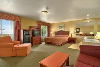 Hotel Quality & Hwy 23 Ann Arbor